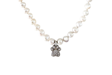 Load image into Gallery viewer, Lulu Paw Pearl Necklace