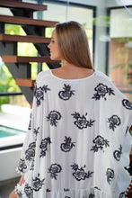 Load image into Gallery viewer, Canggu Poncho in White