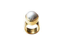 Load image into Gallery viewer, Gold Baroque Pearl Ring