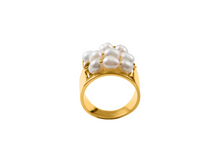 Load image into Gallery viewer, Gold Pearl Cluster Ring