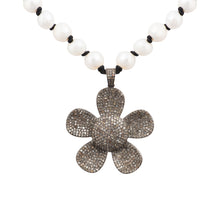 Load image into Gallery viewer, Rough Cut Diamond Flower Pearl Necklace
