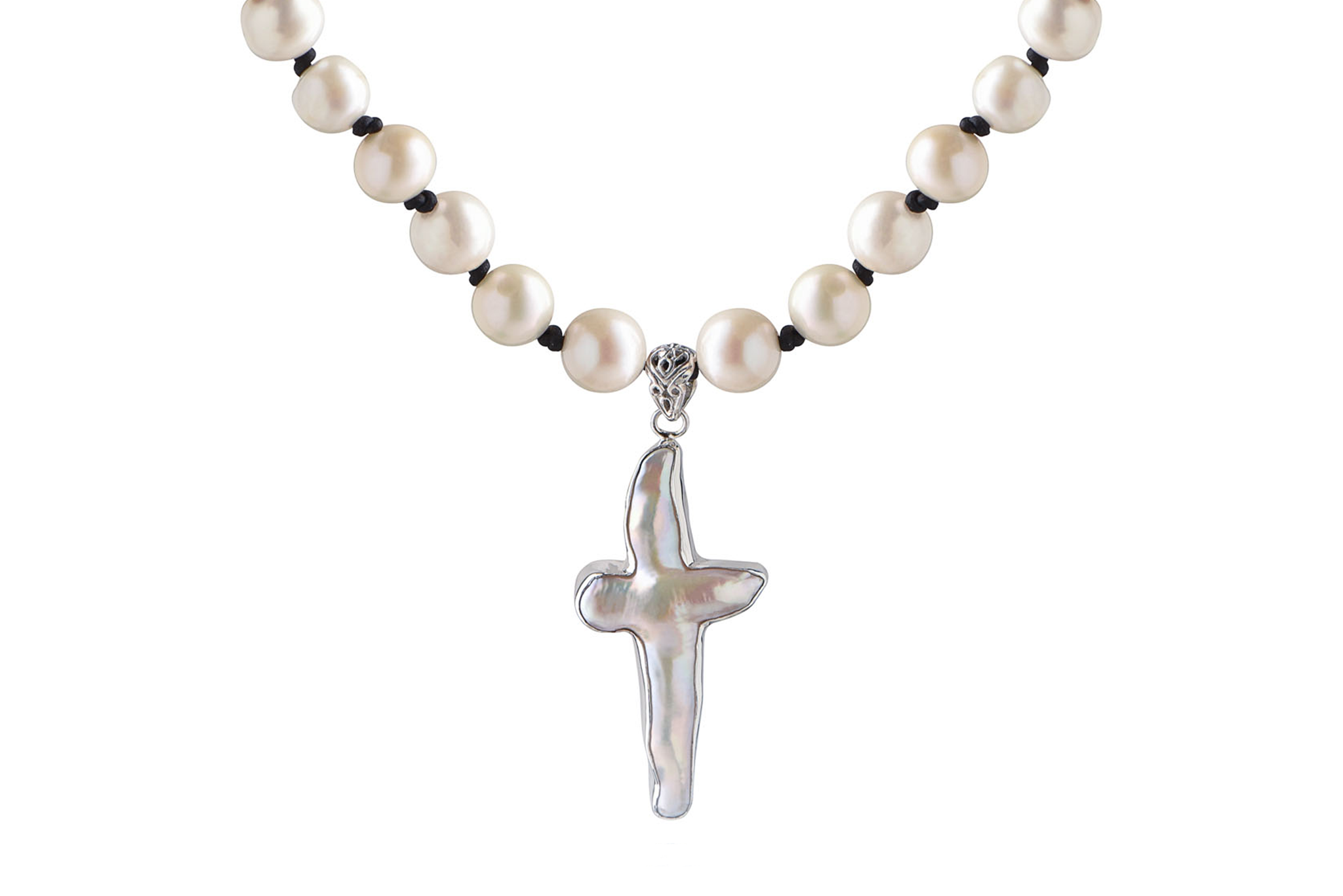 Pearl Necklace with Silver Cross – Nialaya