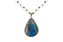Load image into Gallery viewer, Labradorite Rough Cut Diamond Pearl Necklace